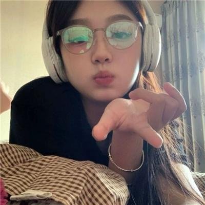 我才不要和人类恋爱呢